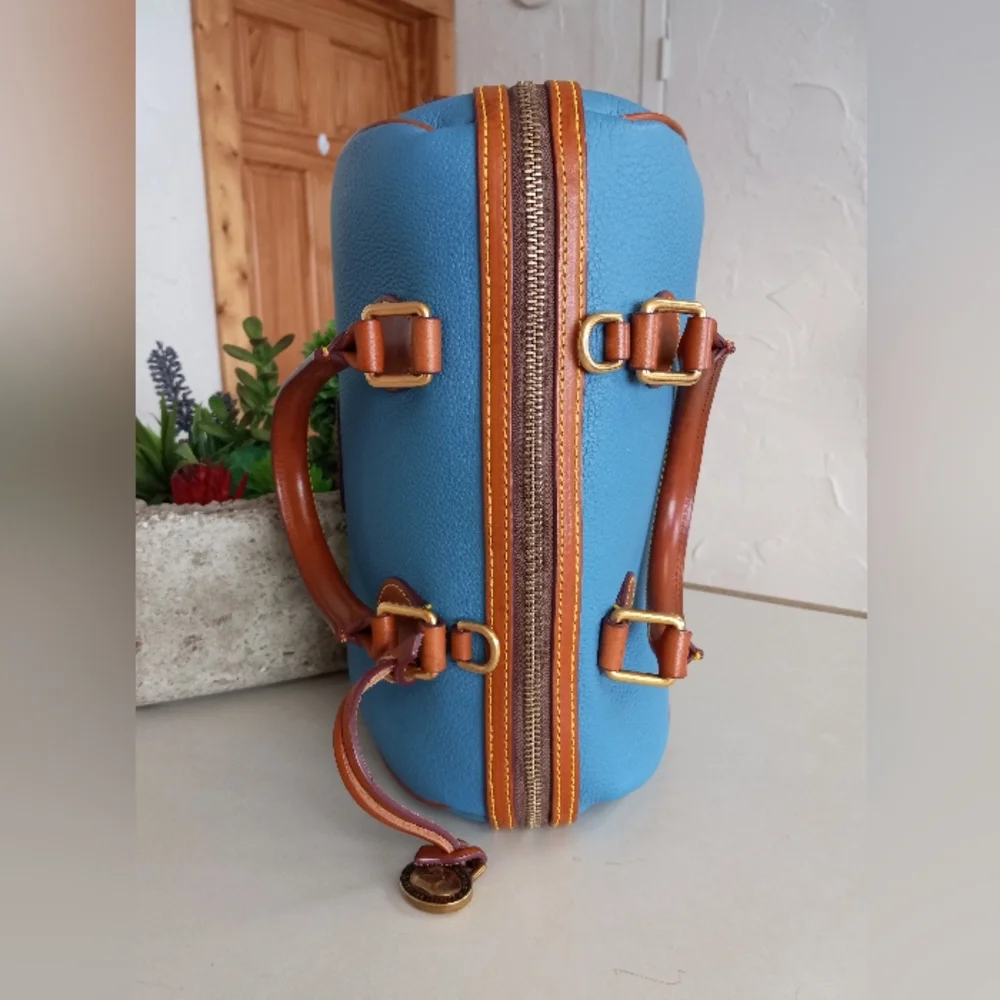Dooney & Bourke sold out